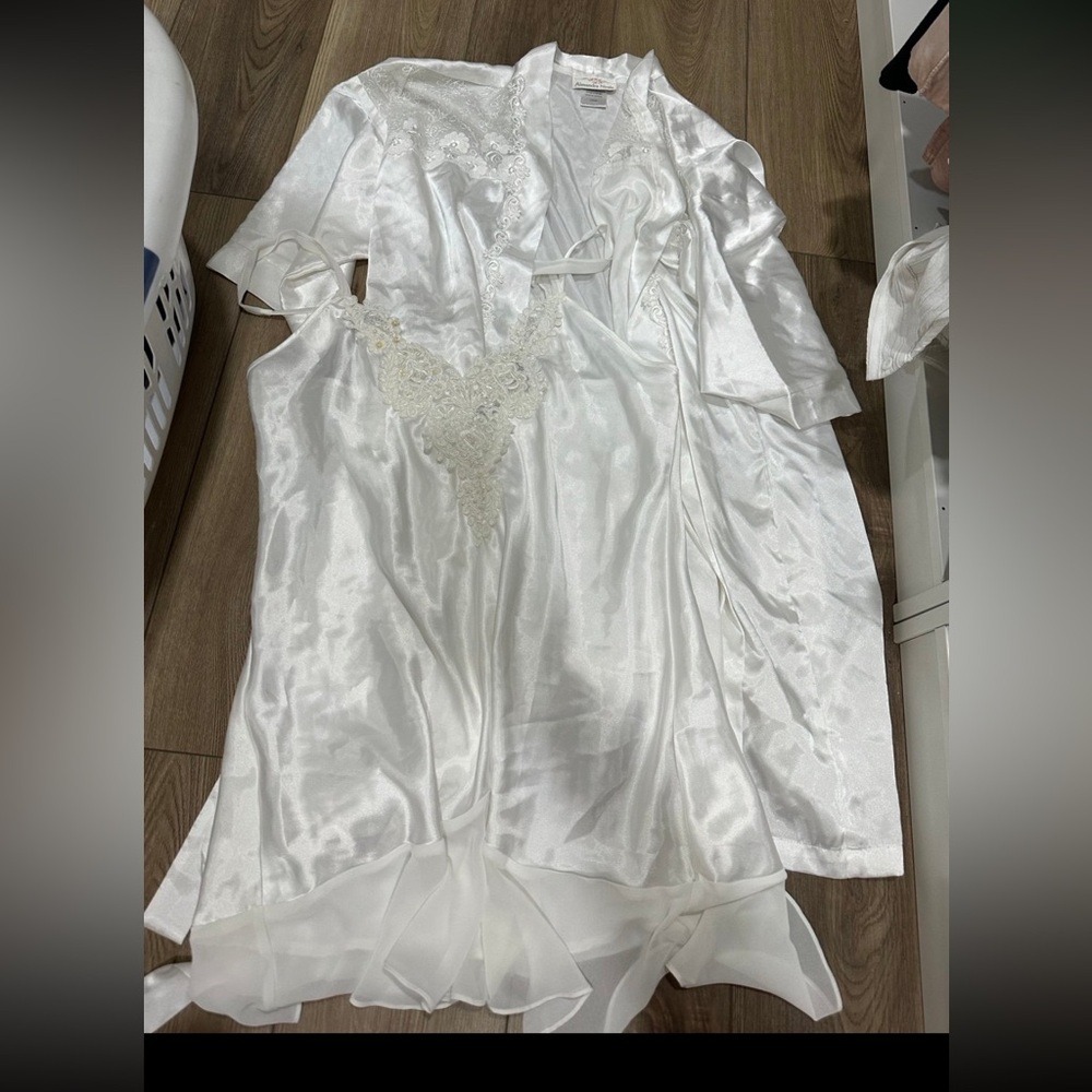 White night gown and robe
